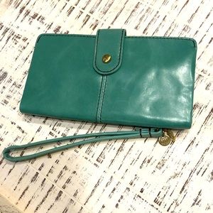 HOBO Marshal Wristlet- Seafoam NWT